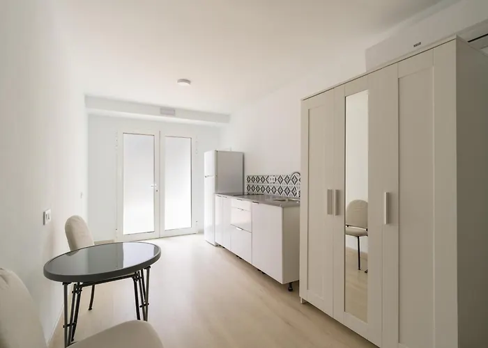 Дом отдыха Florida Private Pool And Jacuzzi